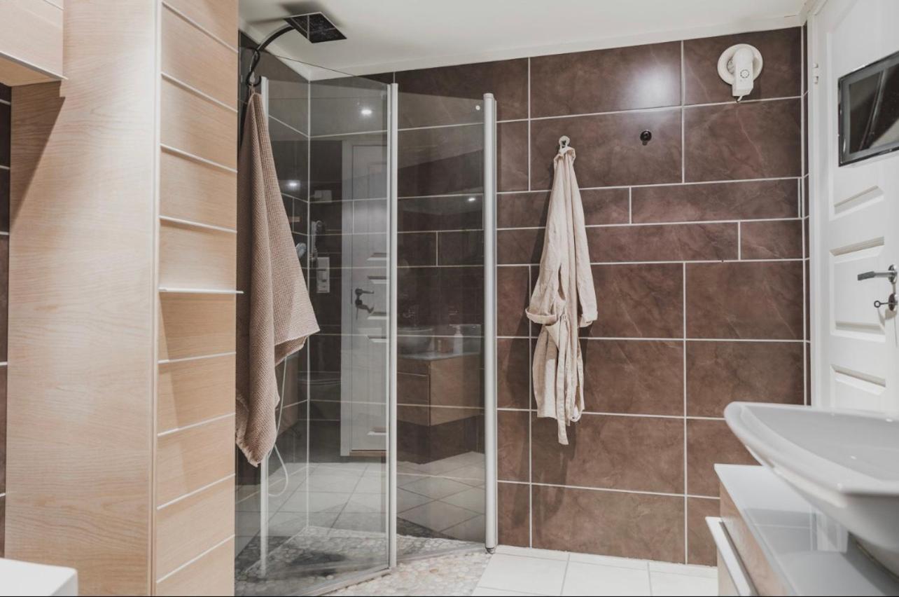 Cozy And Comfortable Flat In The Heart Of *